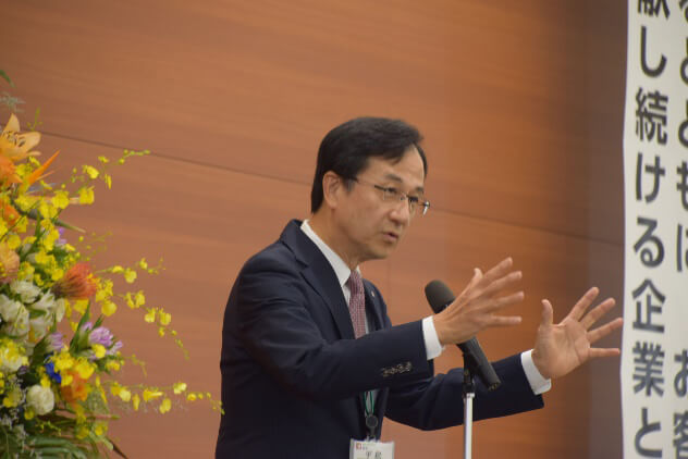 平松社長講話の様子 1